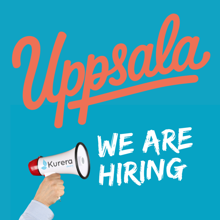 Kurera Stöd och Boende söker ungdomsbehandlare i Uppsala. Bilden visar namnet på kommunen Uppsala samt en megafon med texten "We are Hiring" me kurera omsorgs logotyp på megafonen.